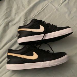 Nike Air Jordan Retro Low Men’s 12